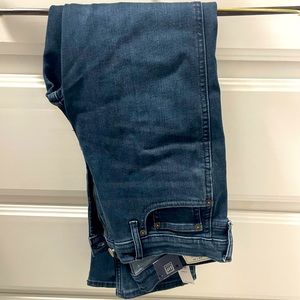 Never worn-  size 6R/27 - GAP high rise cigarette jeans